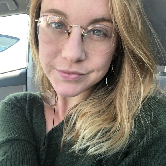 Meet your Posher, Lauren - Picture 1 of 1